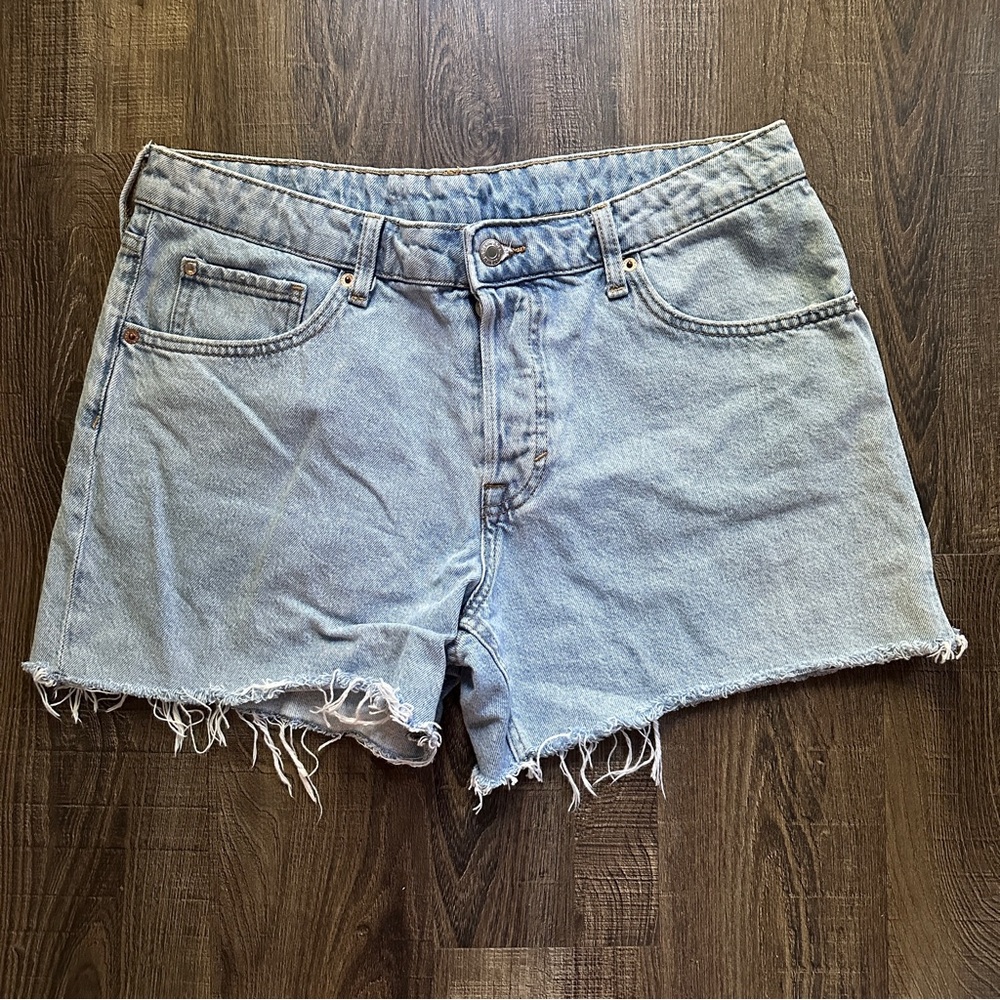 Light Wash Denim Cutoff Women Shorts, Size 10